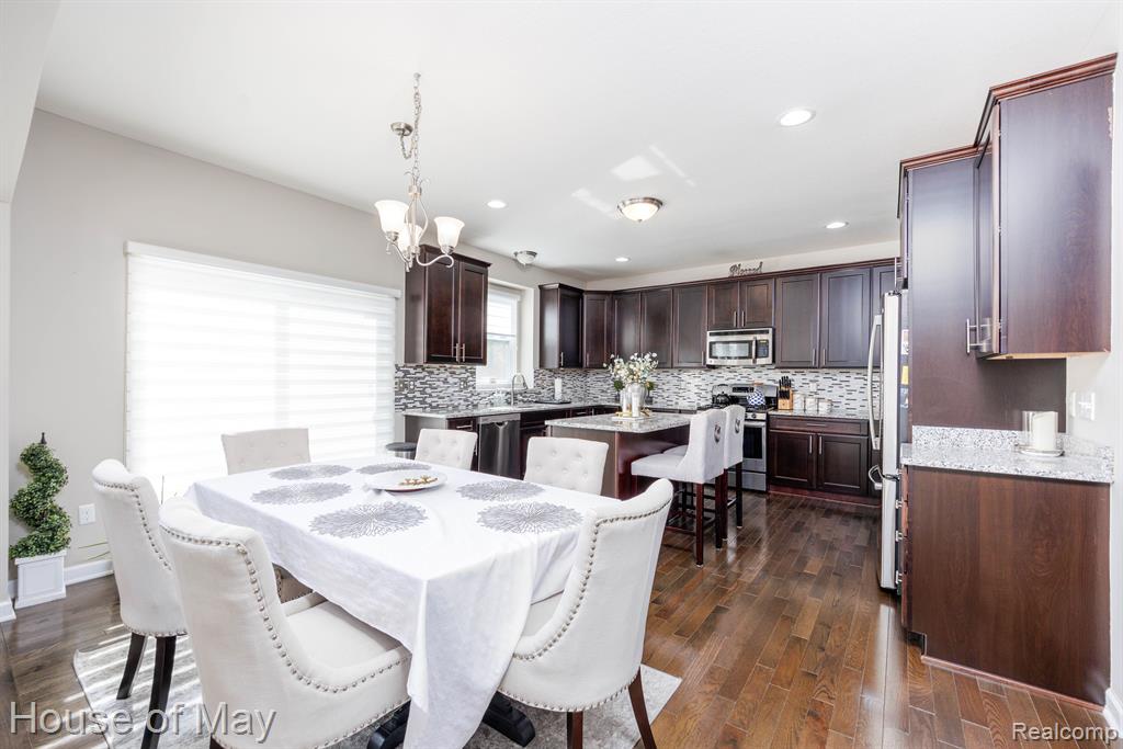 5312 VINEYARD Street, Commerce Twp, MI 48382 — Photo 9