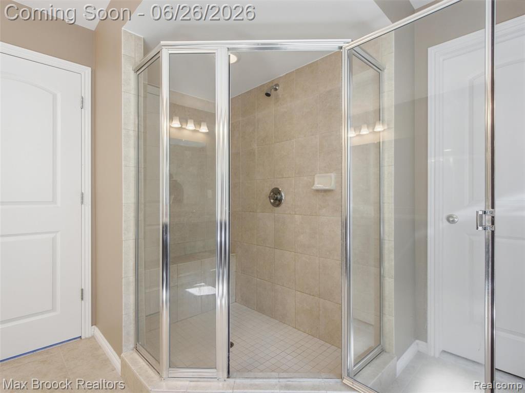 583 Birchcrest Court, Oakland, MI — Photo 36