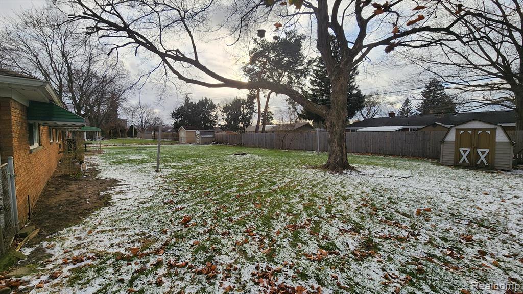 45251 CUSTER Avenue, Utica, MI 48317 — Photo 41