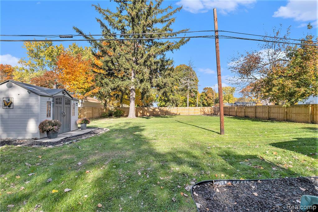 315 E Main Street, Vernon, MI 48476 — Photo 24