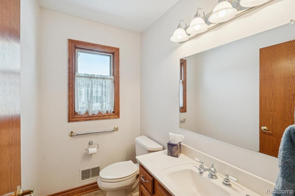 23220 Huron River Drive, Rockwood, MI — Photo 11