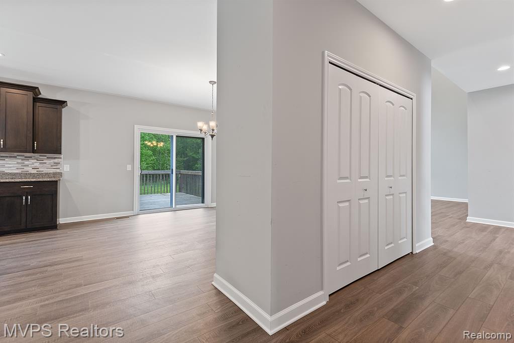 5325 SHOREWOOD Drive, Fort Gratiot, MI 48059 — Photo 11