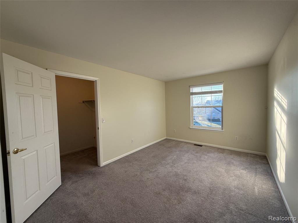 4377 Brighton Drive, Grand Blanc, MI 48439 — Photo 23