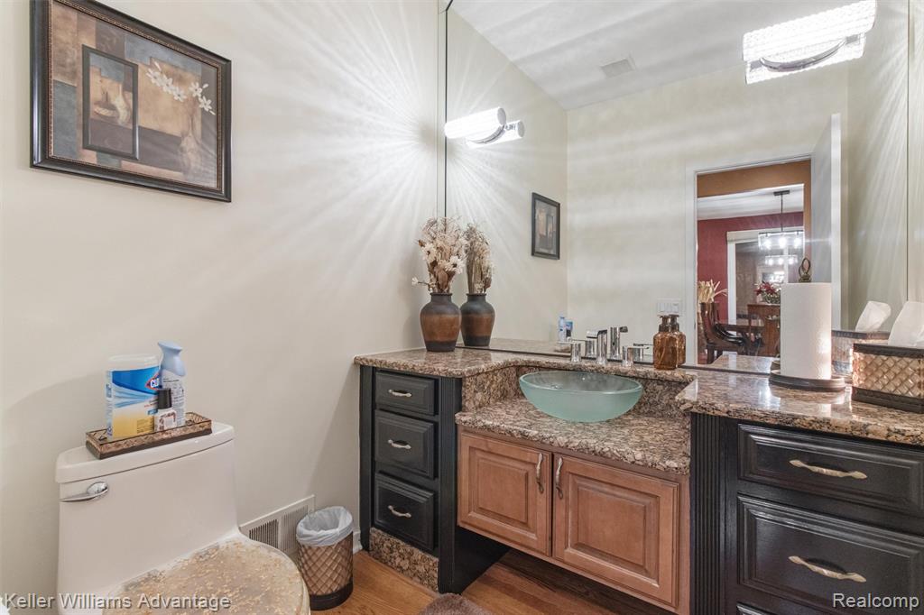 4656 Stoneview, West Bloomfield, MI — Photo 32