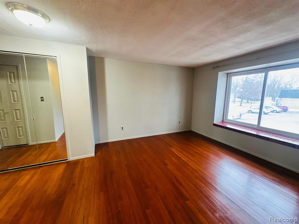 29720 CITY CENTER Drive, 4, Warren, MI 48093 — Photo 11