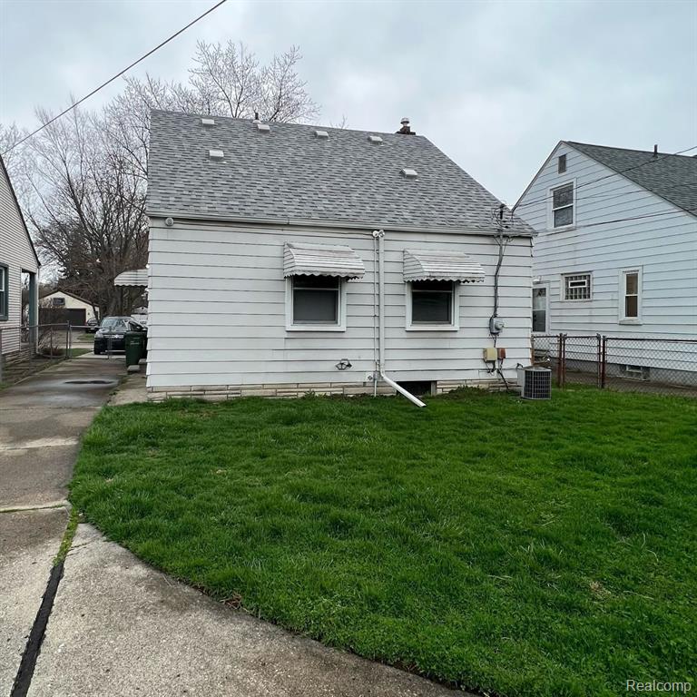 6592 ROBINSON Avenue, Allen Park, MI 48101 — Photo 17