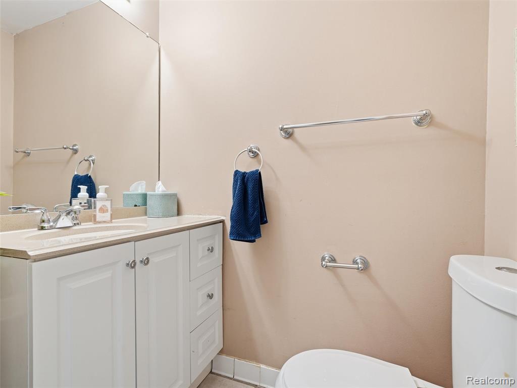 7342 Meadowridge Drive, West Bloomfield, MI — Photo 11