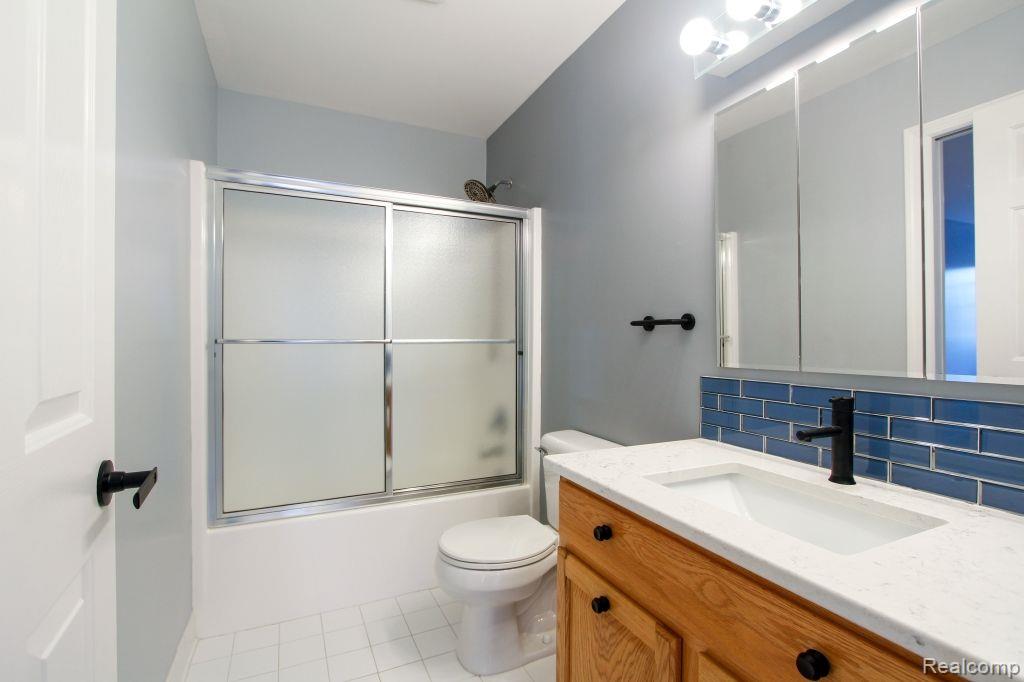 42985 RIVER BEND Drive, Plymouth, MI 48170 — Photo 13