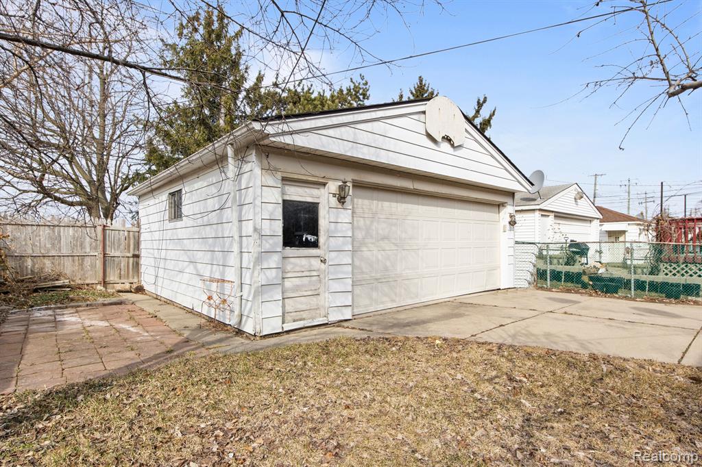 6115 YINGER Avenue, Dearborn, MI 48126 — Photo 6
