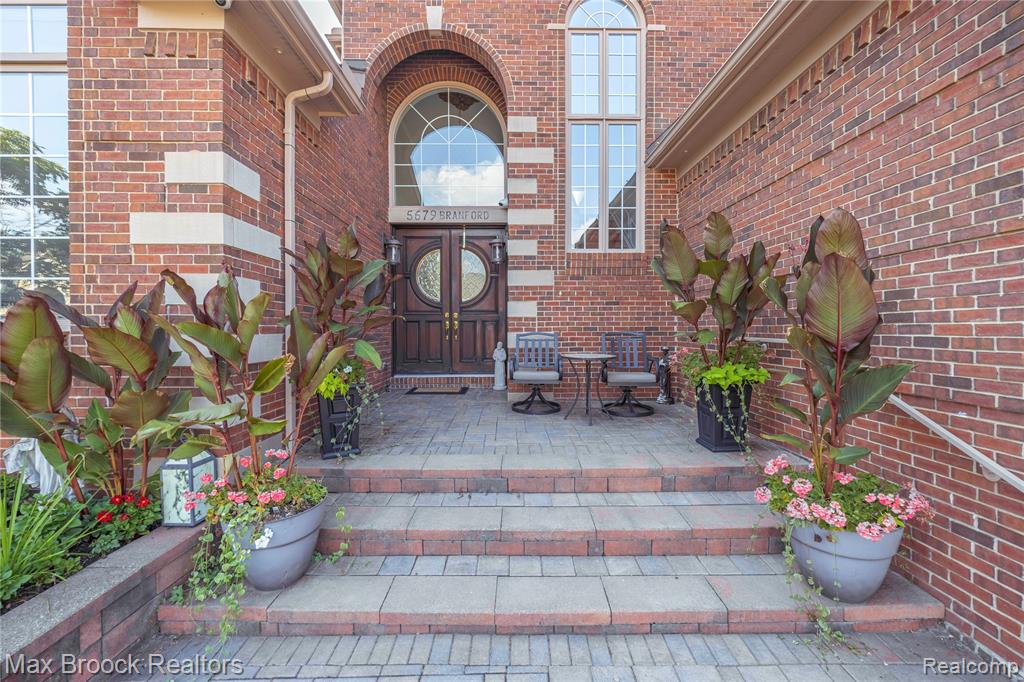 5679 Branford Drive, West Bloomfield, MI — Photo 6