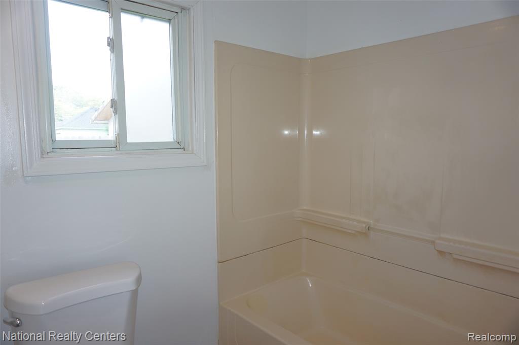 6917 McGuire Street, Taylor, MI 48180 — Photo 9
