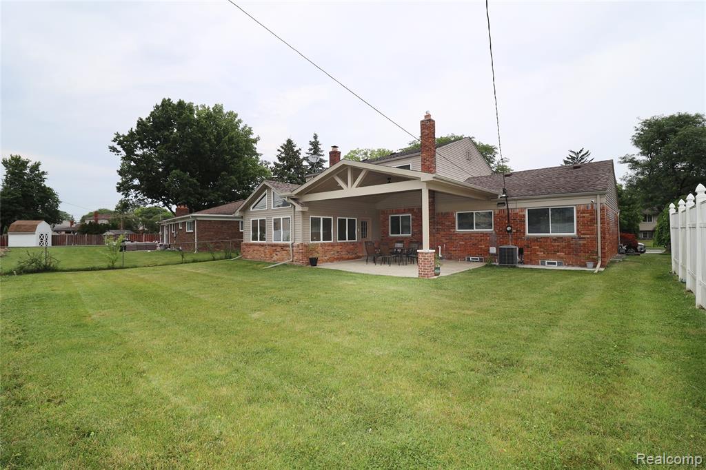 739 Kinloch Street, Dearborn Heights, MI 48127 — Photo 11