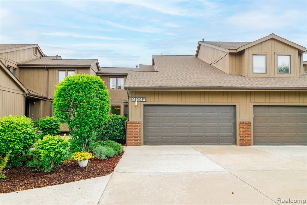 9892 Hawthorne Glen Drive, Grosse Ile, MI 48138 — Photo 34