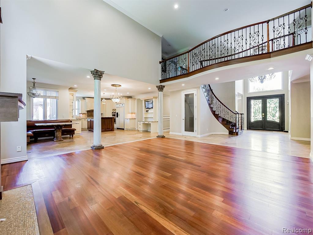 5570 HAMPSHIRE Drive, West Bloomfield, MI — Photo 16