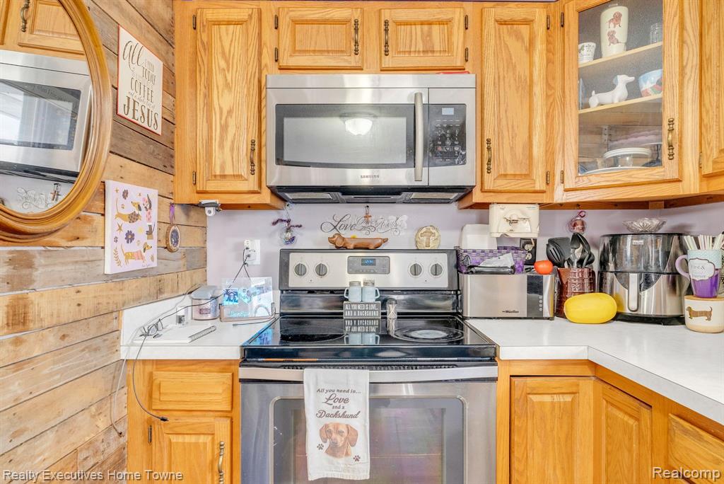 5086 STATE Road, Fort Gratiot, MI 48059 — Photo 13