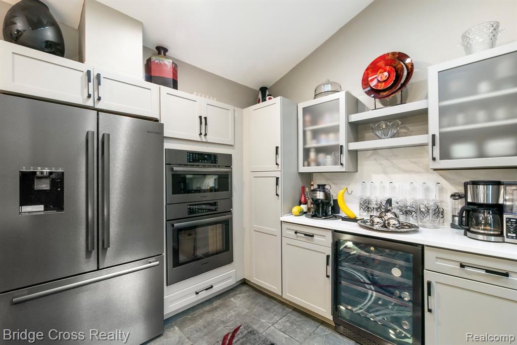 24459 Bloomington Court, Franklin, MI 48025 — Photo 14