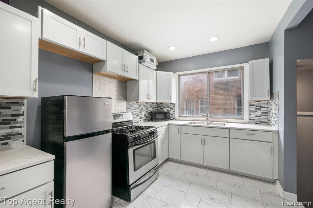 19164 Riopelle Street, Highland Park, MI 48203 — Photo 5