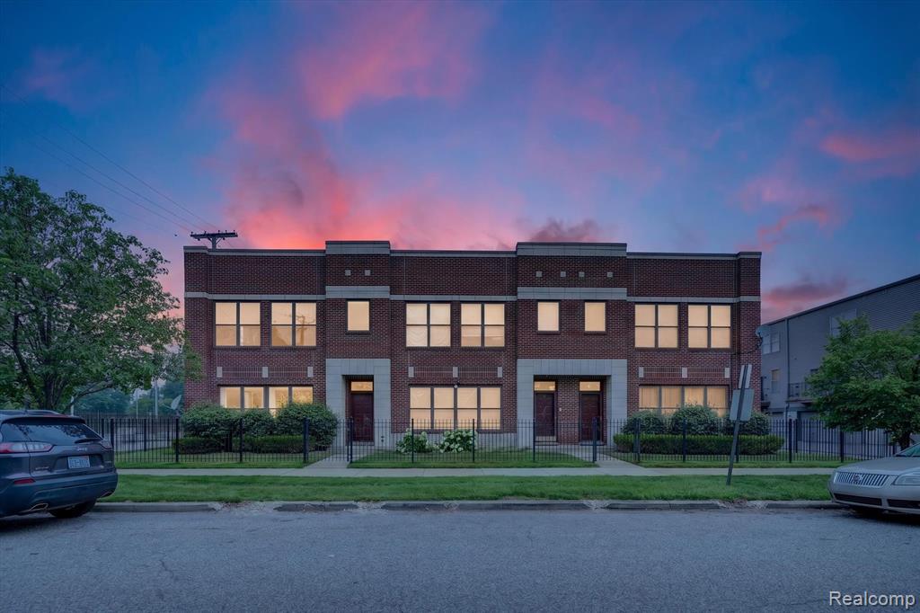 22 Pallister Street - Photo 2