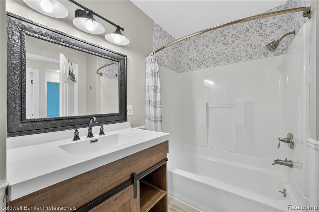 43 Hartley Street, Lapeer, MI 48446 — Photo 17