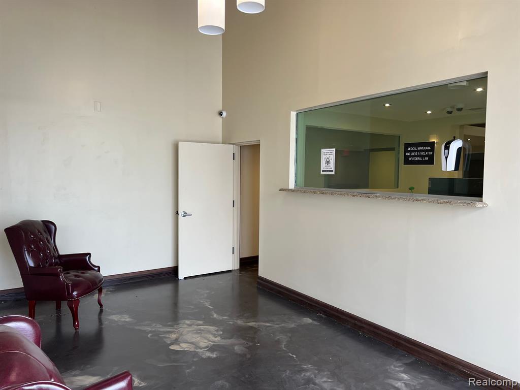 5540 E 8 MILE Road E, Detroit, MI 48091 — Photo 23