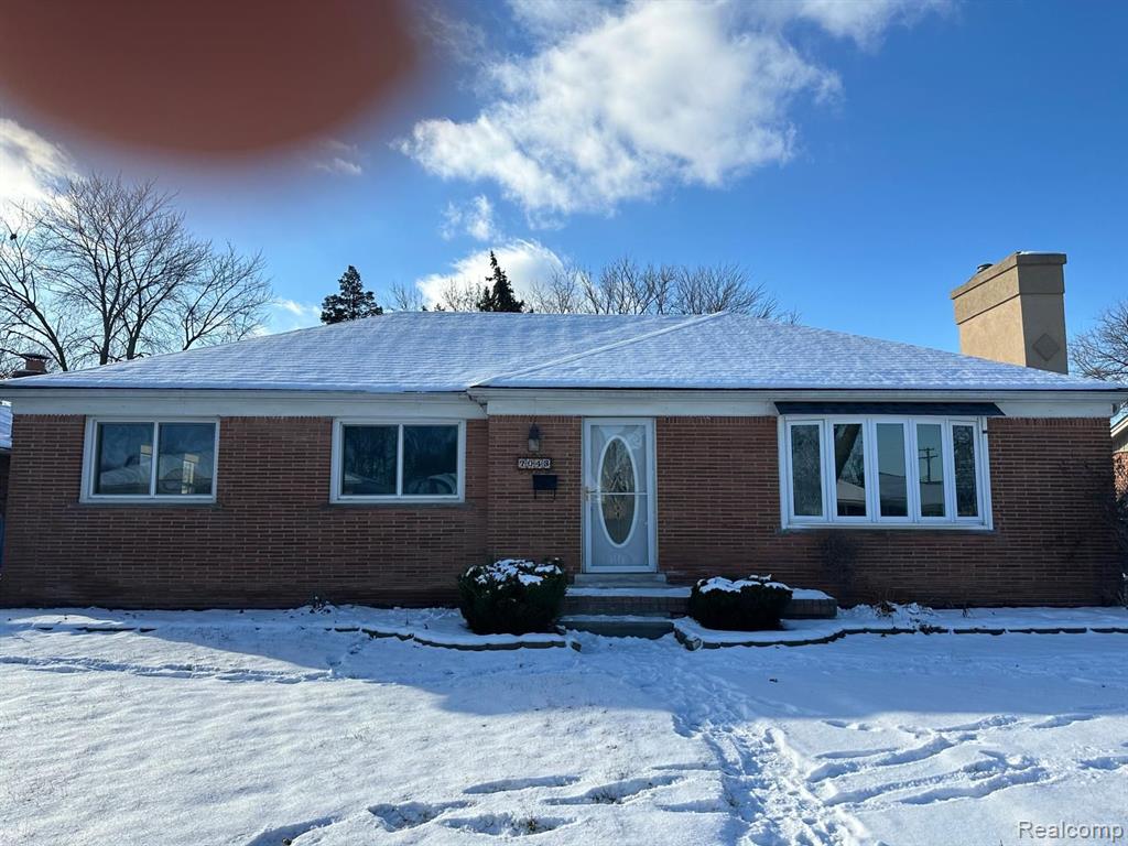 7043 WHITEFIELD Street, Dearborn Heights, MI 48127 — front exterior