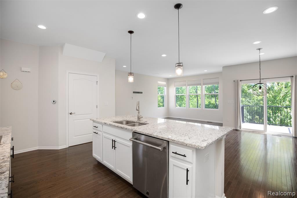 43583 Chancellor Lane, Novi, MI — Photo 14