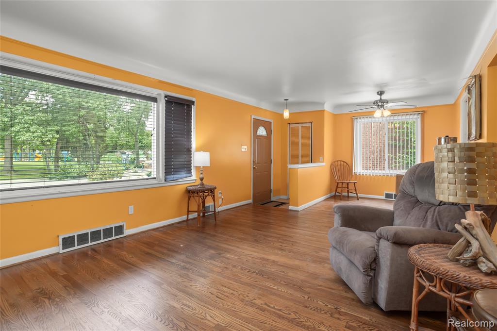 928 N Denwood Street, Dearborn, MI 48128 — Photo 4