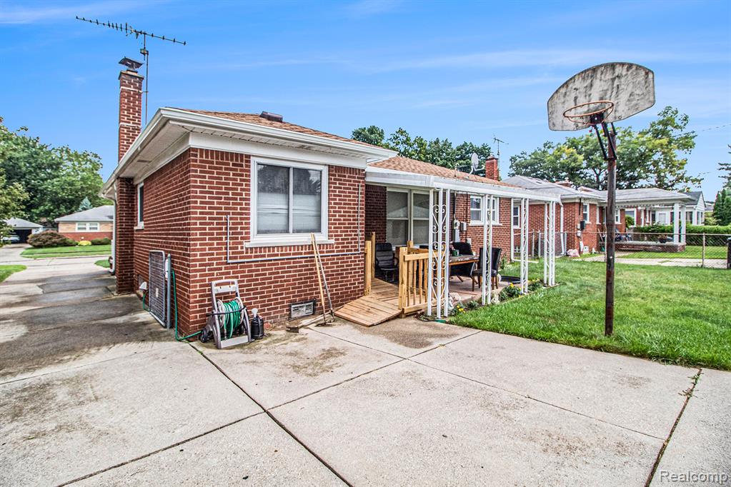9137 San Jose, MI 48239 — Photo 23