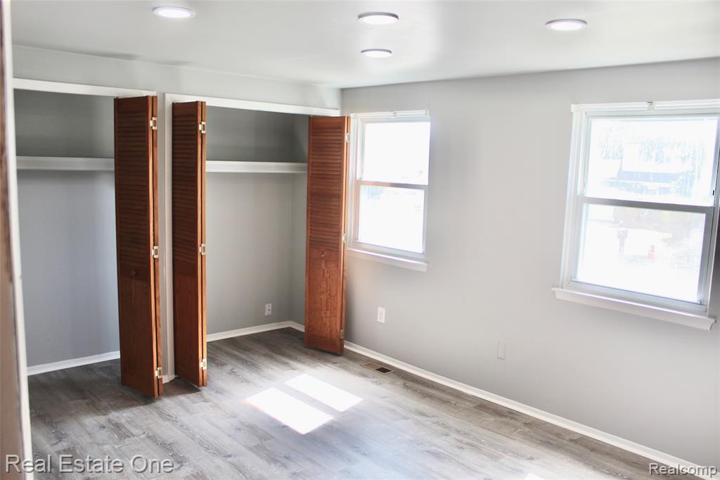 4549 Benjamin Drive, Sterling Heights, MI 48310 — Photo 13