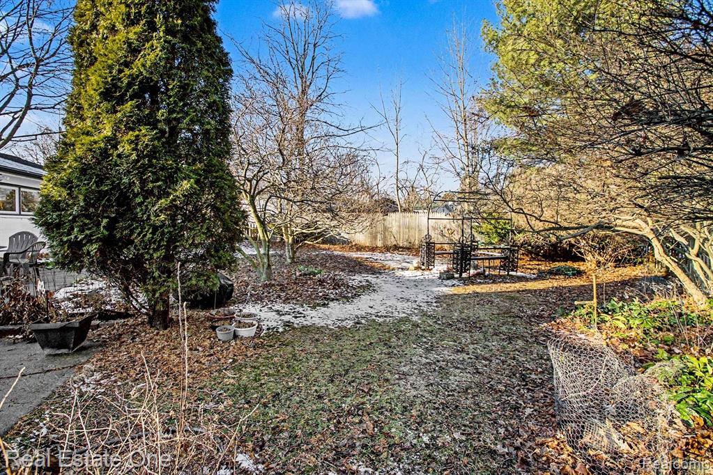 7251 Cottonwood Knoll, West Bloomfield, MI — Photo 16