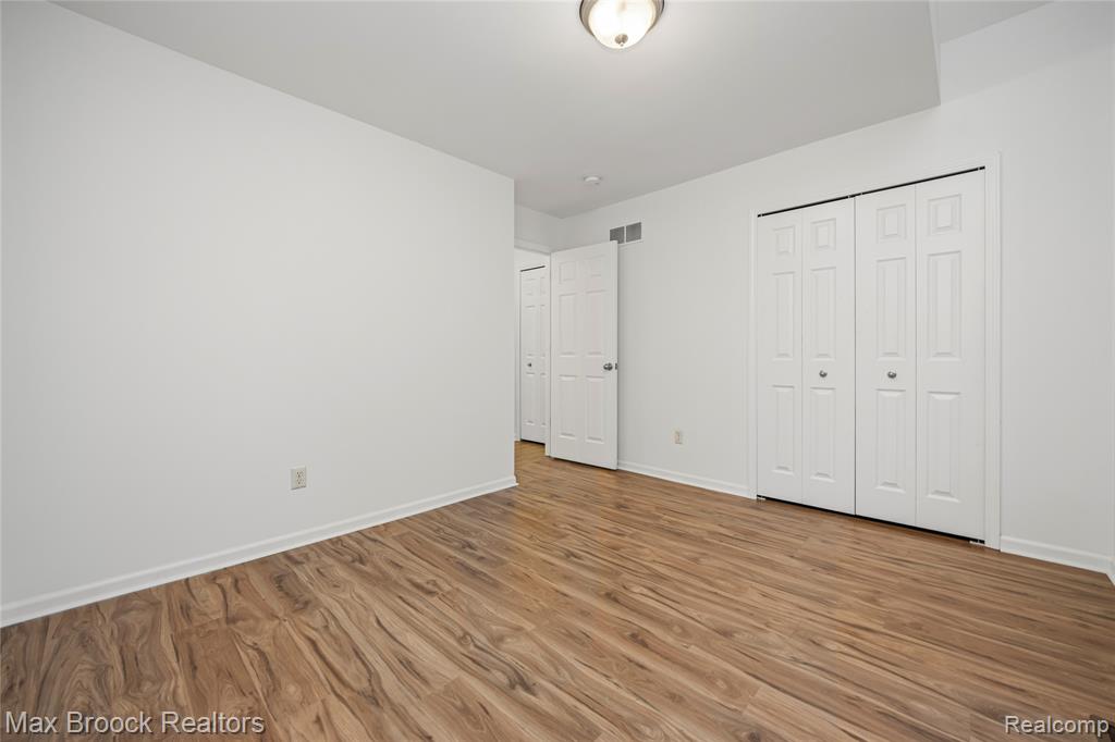 4852 Burberry Drive, Warren, MI 48092 — Photo 31