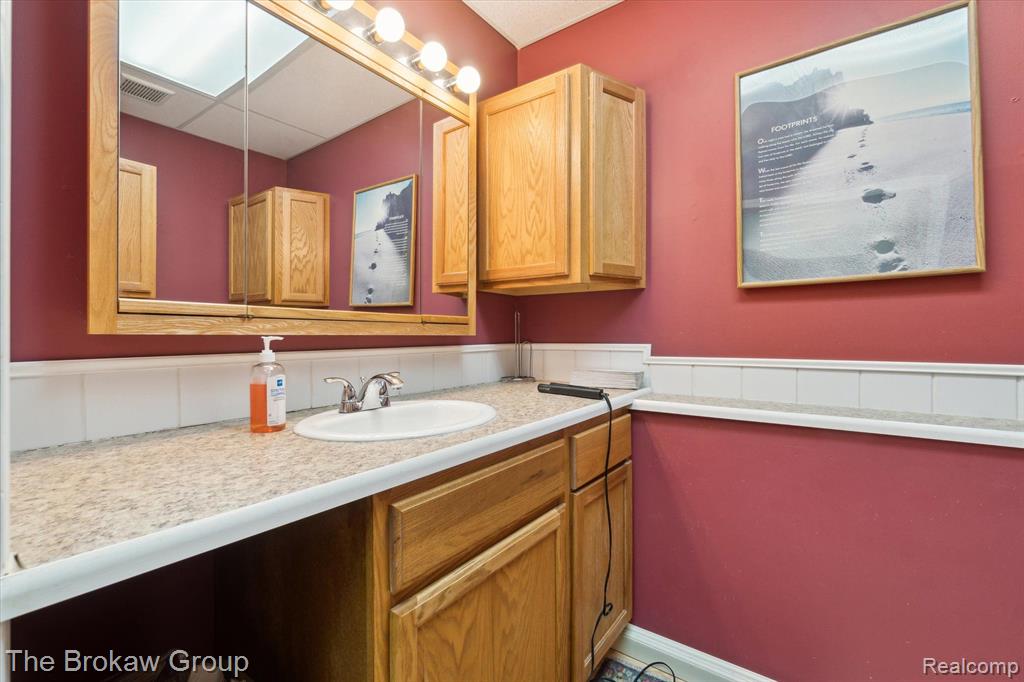 4212 LENNON Road, Flint, MI 48507 — Photo 36