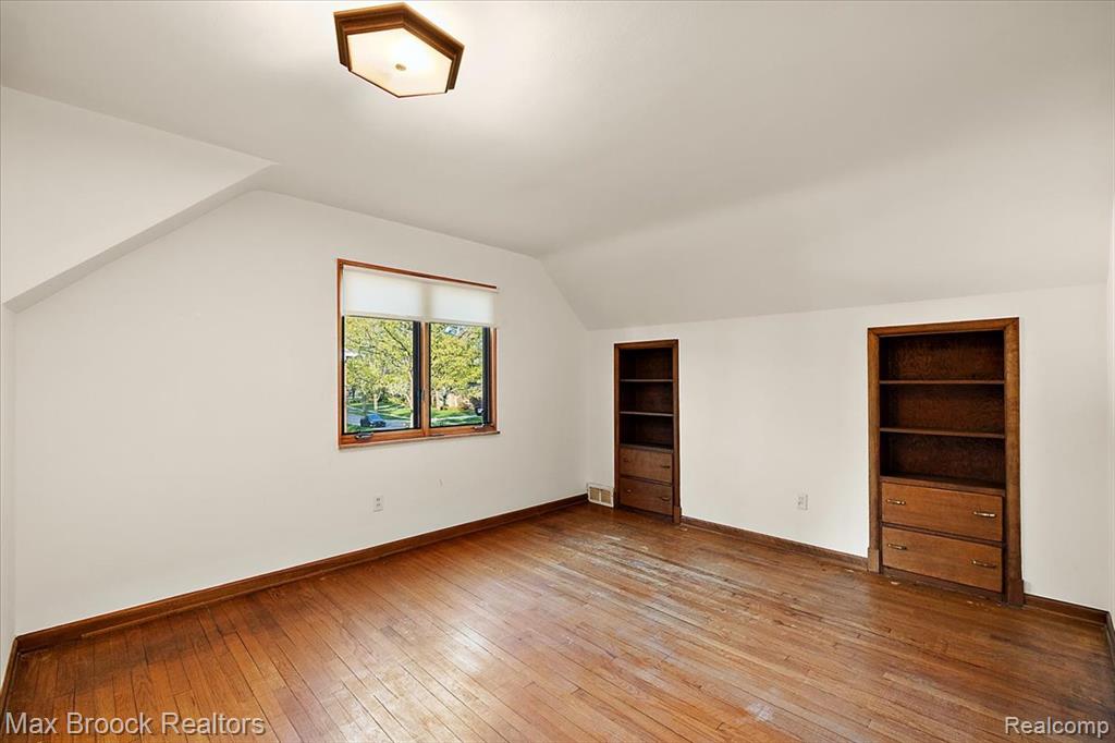 32321 Arlington Drive, Beverly Hills, MI 48025 — Photo 16