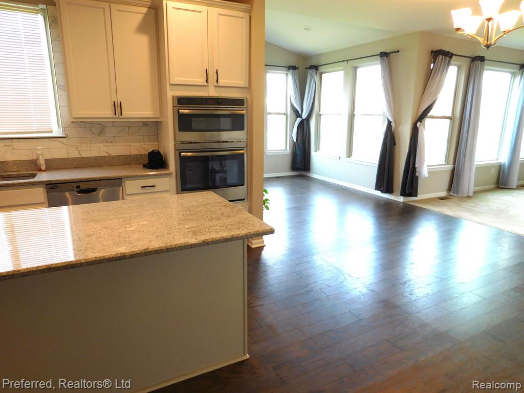 50316 AMBERWOOD Road, Canton, MI 48188 — Photo 11
