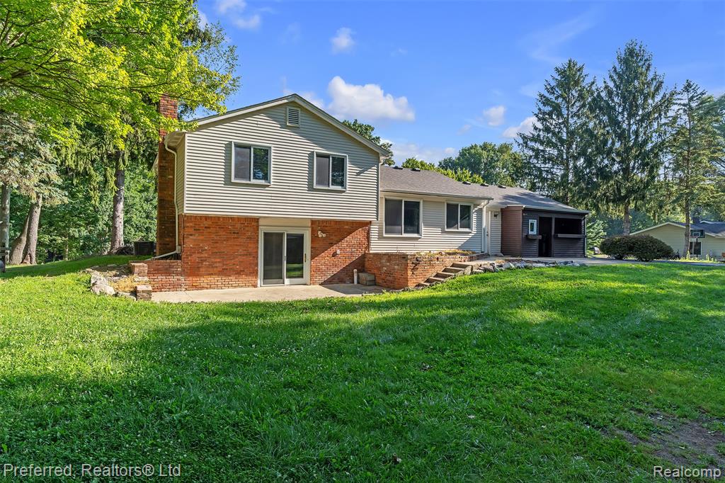 9366 Wild Oaks Circle, South Lyon, MI 48178 — Photo 41