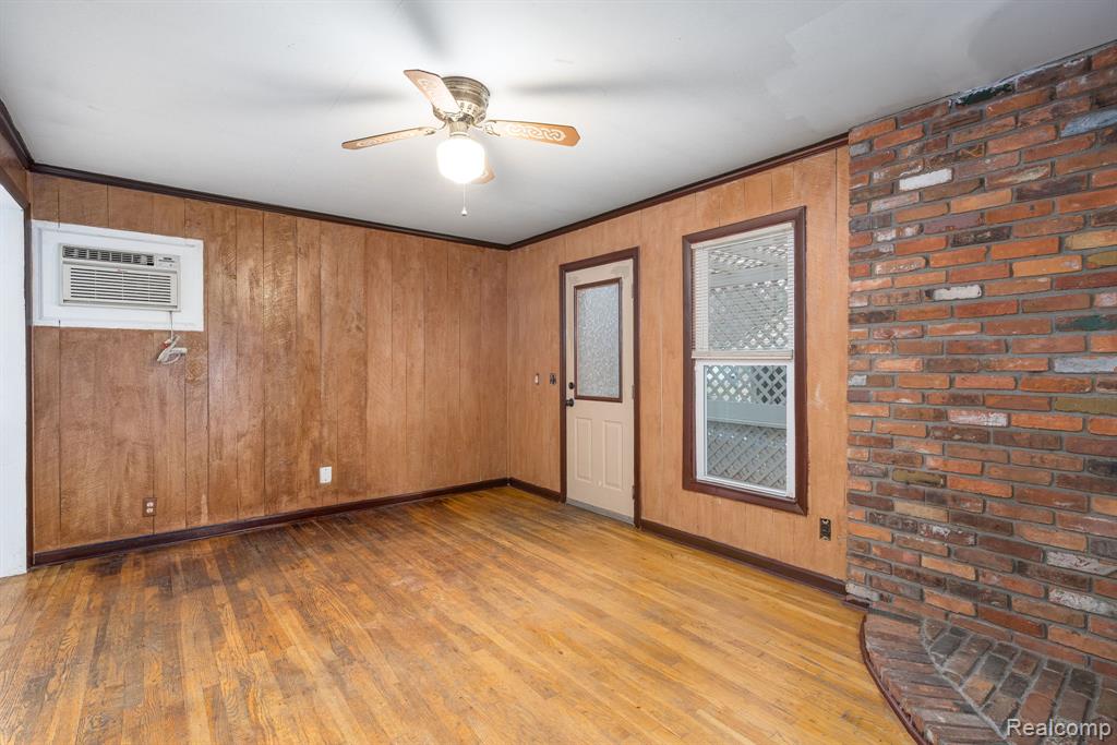 6585 Dolphin Street, Dearborn Heights, MI 48127 — Photo 26