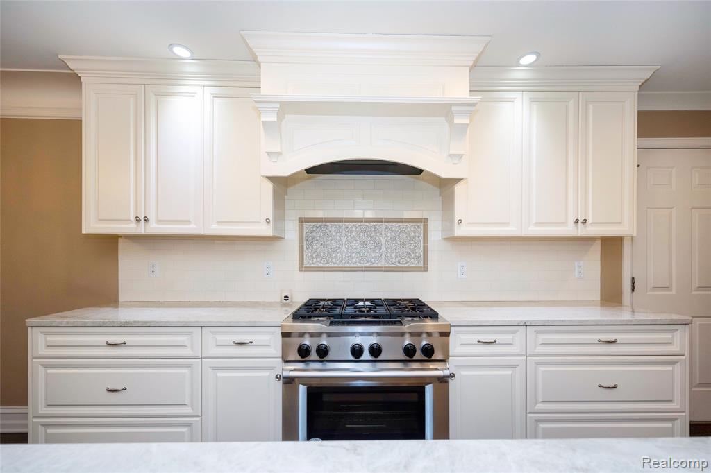 10 Sycamore Lane, Grosse Pointe, MI 48230 — Photo 55