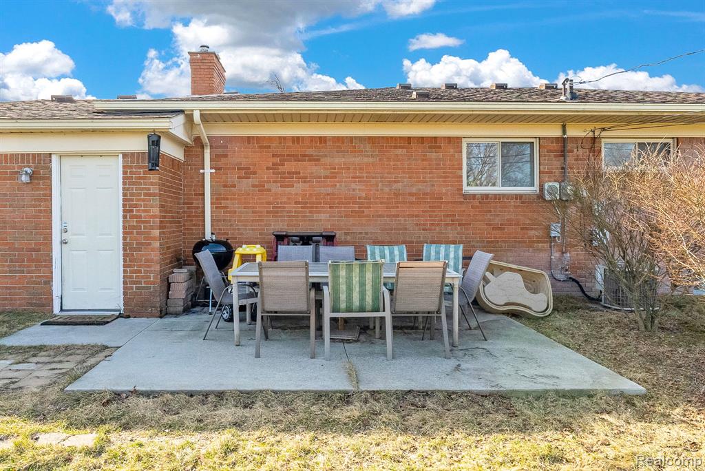 8133 Southfield Drive, Shelby Twp, MI 48316 — Photo 32