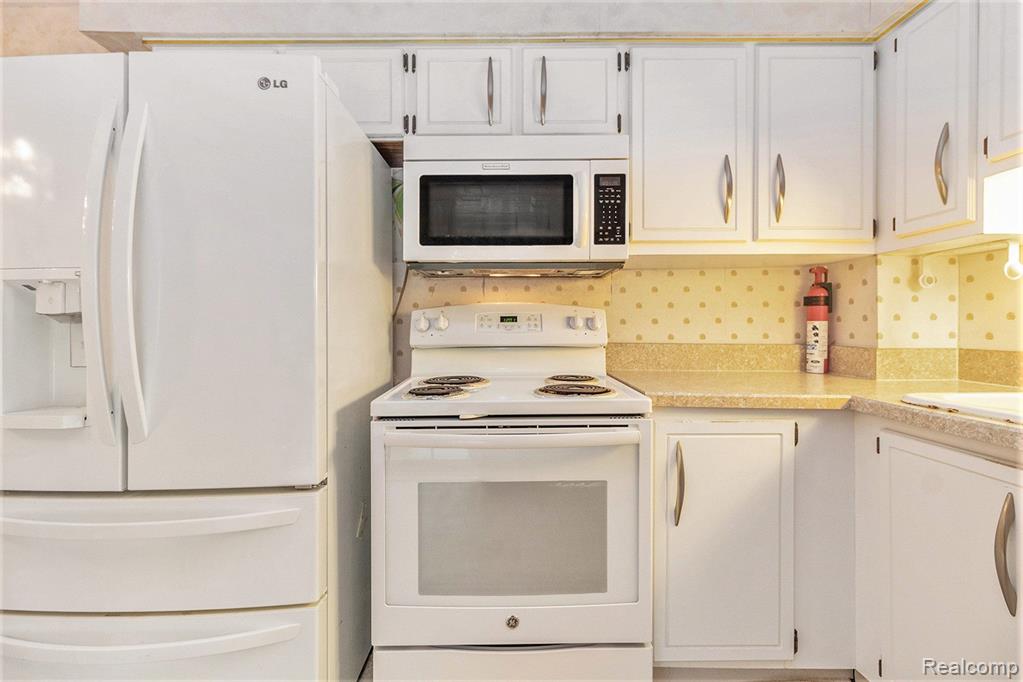 6034 S Miami Street, Ypsilanti, MI 48197 — Photo 15