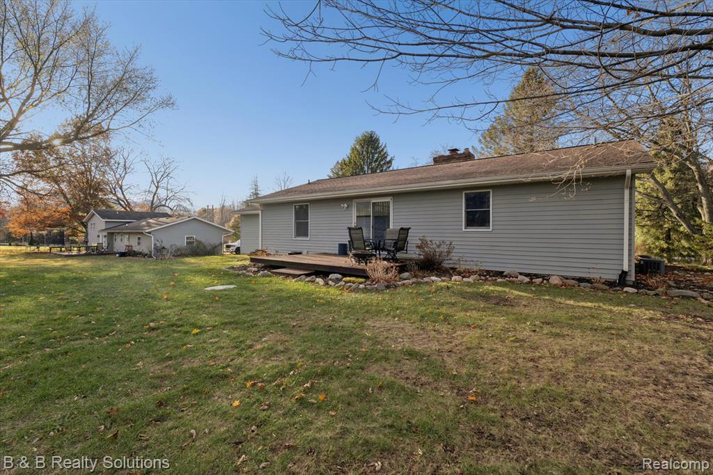 1357 Bloomingfield Drive, Lapeer, MI 48446 — Photo 41
