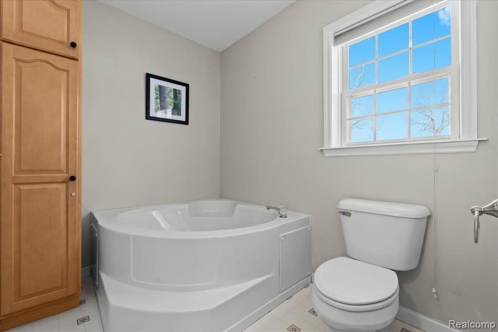 10772 ODELL Road, Fowlerville, MI 48836 — Photo 22