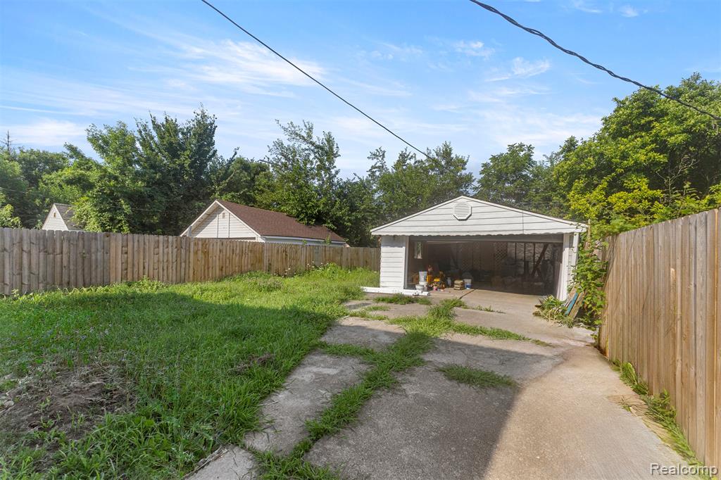 6365 Warwick Street, Detroit, MI 48228 — Photo 29