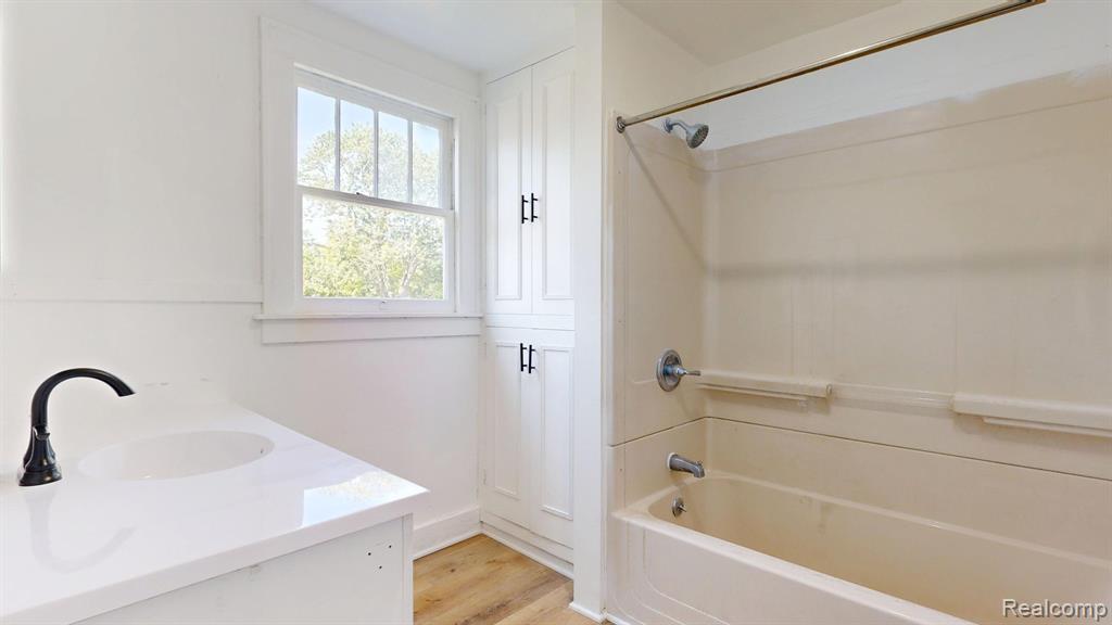 803 S Oakley Street, Saginaw, MI 48602 — Photo 13