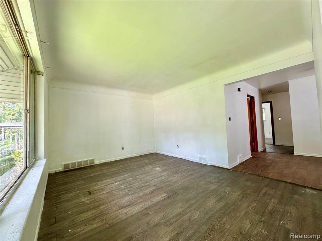 4936 Dudley Street, Dearborn Heights, MI 48125 — Photo 4