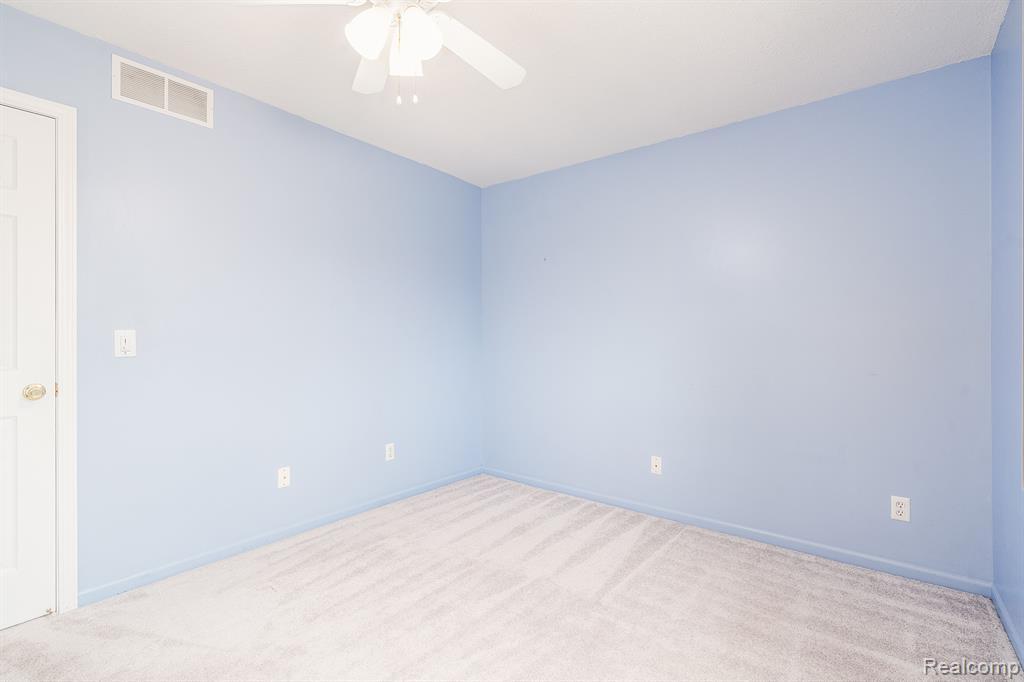 9556 WHEATGRASS Lane, Belleville, MI 48111 — Photo 10
