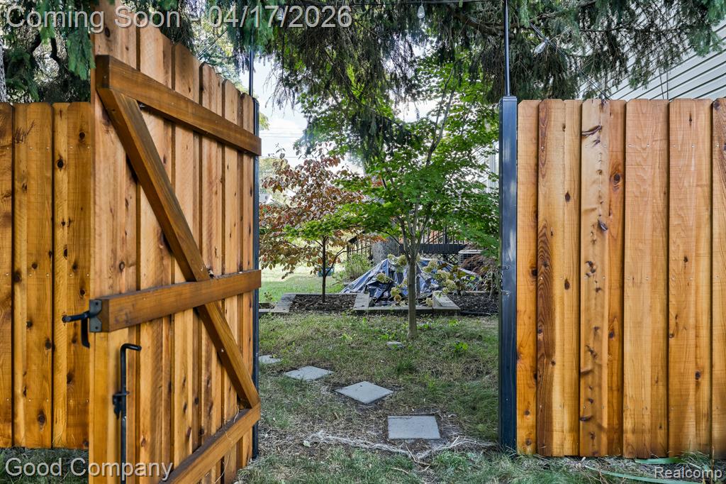 812 E George Avenue, Hazel Park, MI 48030 — Photo 49