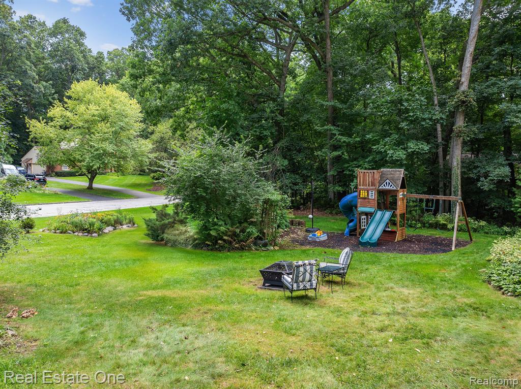 4884 SPLIT RAIL Drive, Brighton, MI 48114 — Photo 28