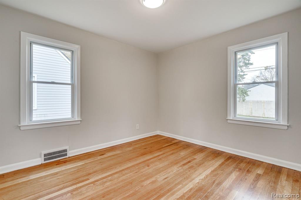 597 MARKLE Avenue, Pontiac, MI 48340 — Photo 13