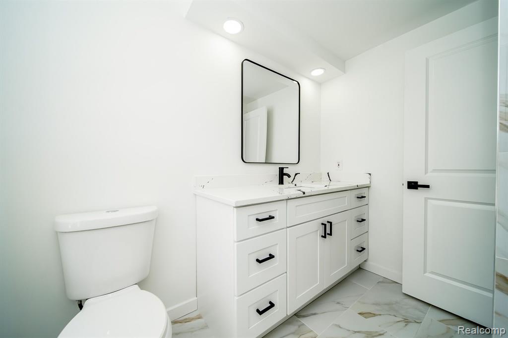 7359 SAINT AUBURN Drive, Bloomfield Hills, MI 48301 — Photo 64