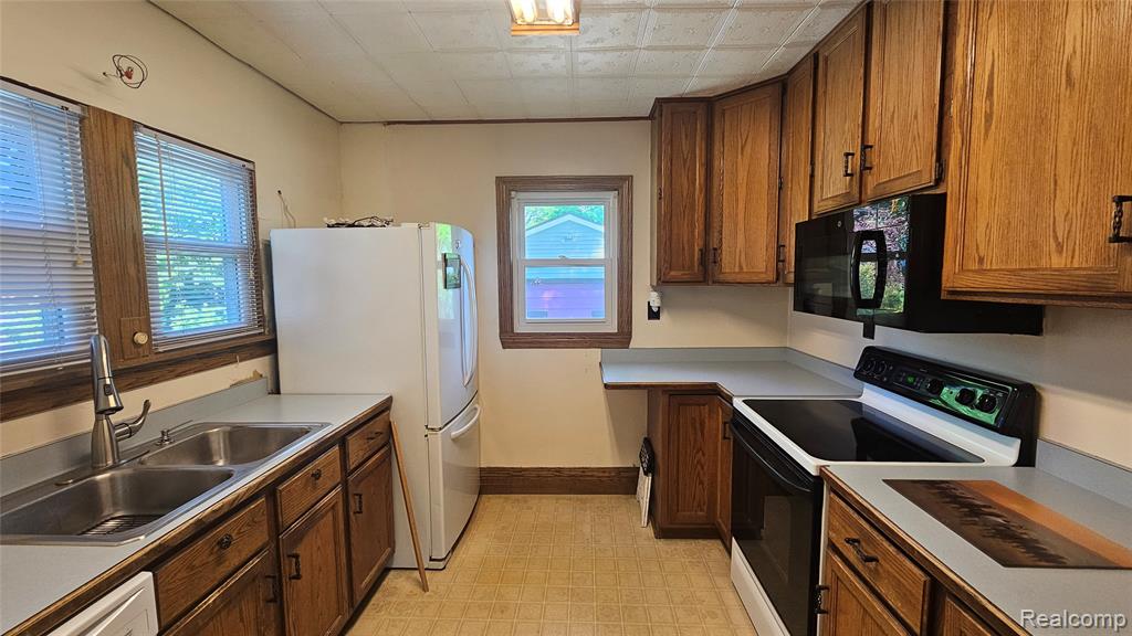 211 Starr Avenue, Pontiac, MI 48341 — Photo 7